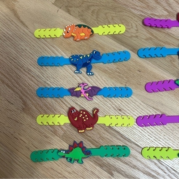 Dinosaur Ear Saver Bundle Kids Face Mask Holder Silicone Reusable Colorful NEW - Picture 3 of 5